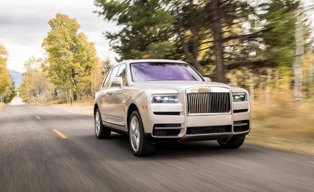 2019 Rolls-Royce Cullinan (Color: White Sands) Front Wallpapers 450x275 (52)