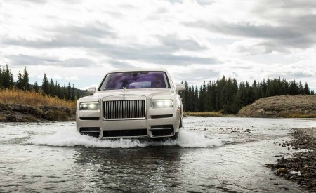 2019 Rolls-Royce Cullinan (Color: White Sands) Front Wallpapers 450x275 (72)