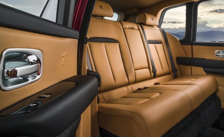 2019 Rolls-Royce Cullinan Interior Rear Seats Wallpapers 450x275 (113)