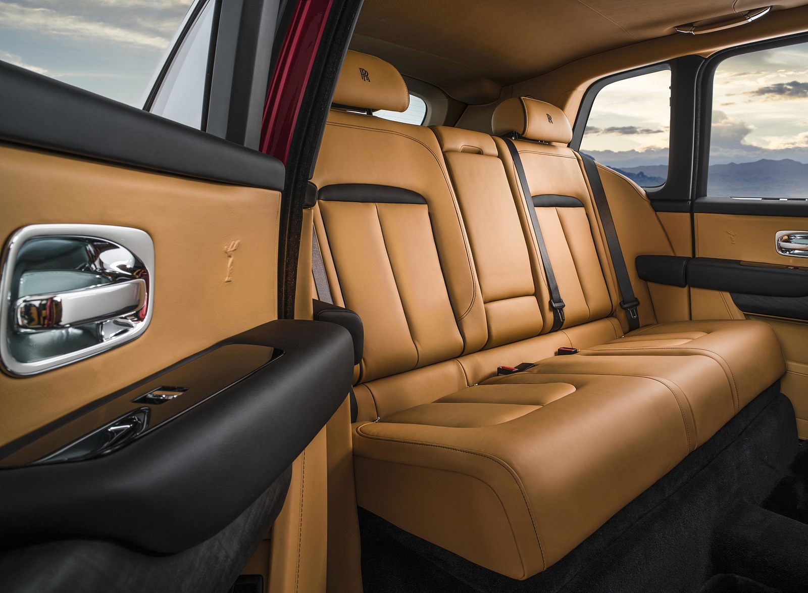 2019 Rolls-Royce Cullinan Interior Rear Seats Wallpapers #113 of 122