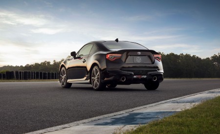2019 Toyota 86 TRD Special Edition Rear Three-Quarter Wallpapers 450x275 (15)