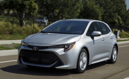 2019 Toyota Corolla Hatchback Front Three-Quarter Wallpapers 450x275 (56)