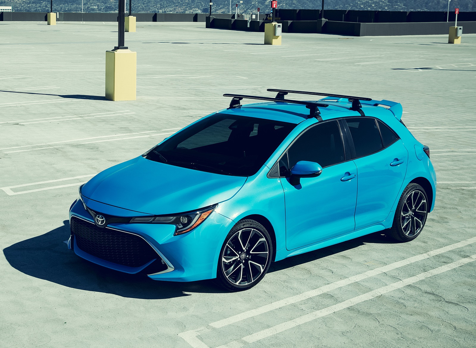 2019 Toyota Corolla Hatchback Front Three-Quarter Wallpapers #9 of 75