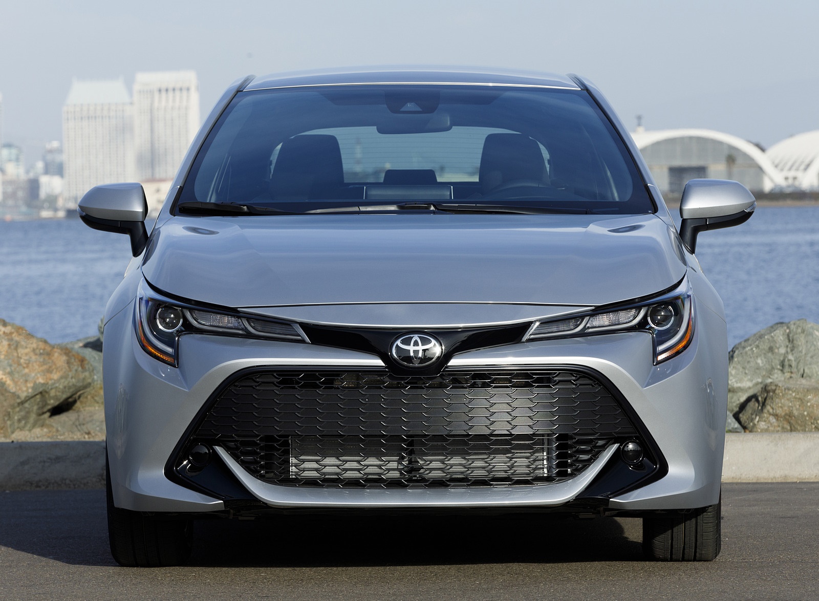 2019 Toyota Corolla Hatchback Front Wallpapers #54 of 75