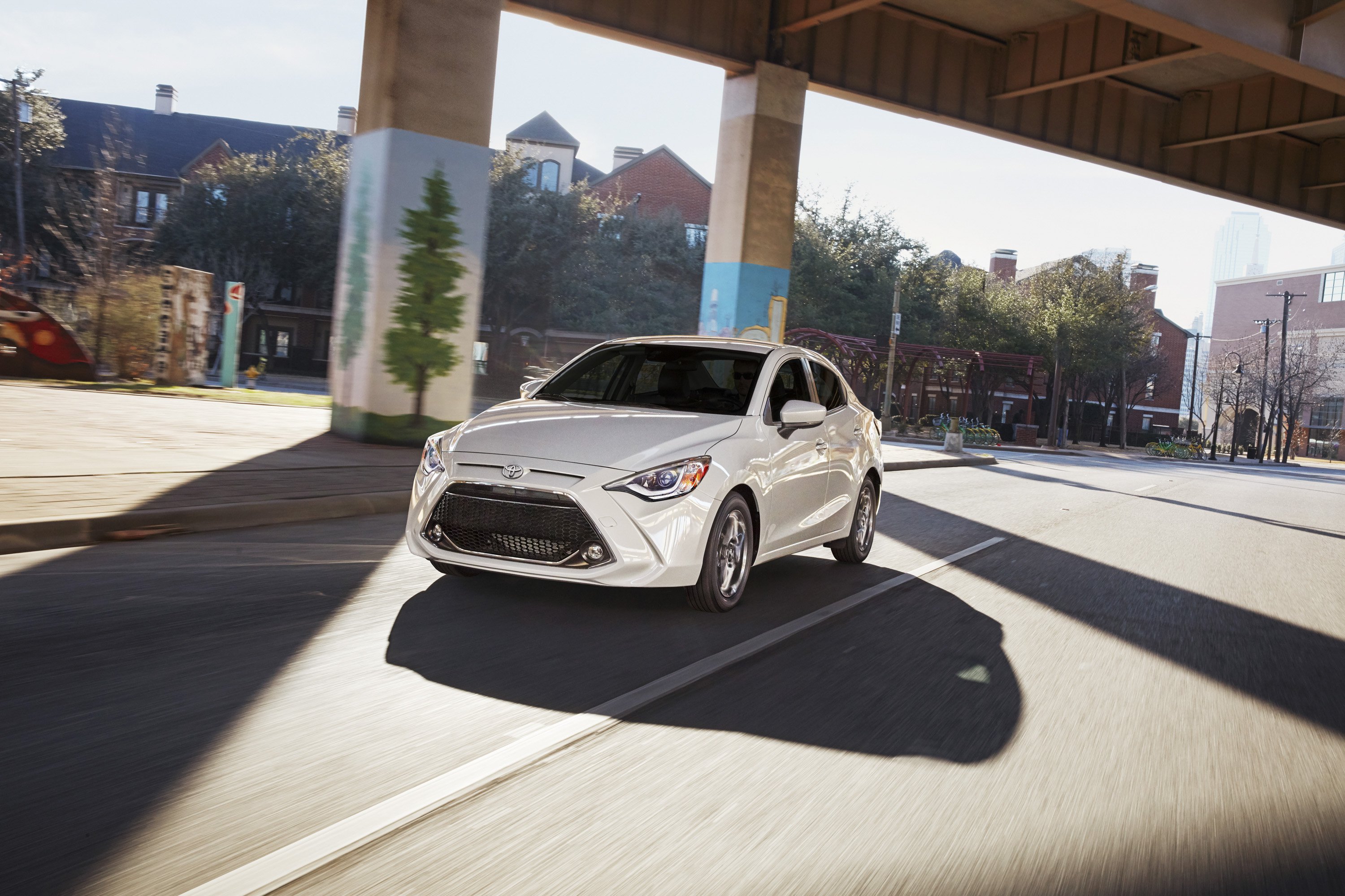 2019 Toyota Yaris Sedan Front Three-Quarter Wallpapers (1)