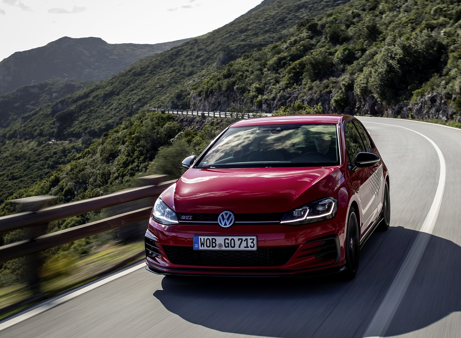 2019 Volkswagen Golf GTI TCR Front Three-Quarter Wallpapers #51 of 75