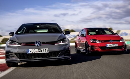 2019 Volkswagen Golf GTI TCR Front Three-Quarter Wallpapers 450x275 (2)