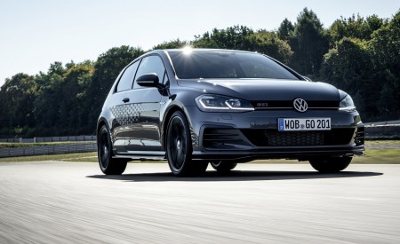 2019 Volkswagen Golf GTI TCR Front Three-Quarter Wallpapers 450x275 (28)