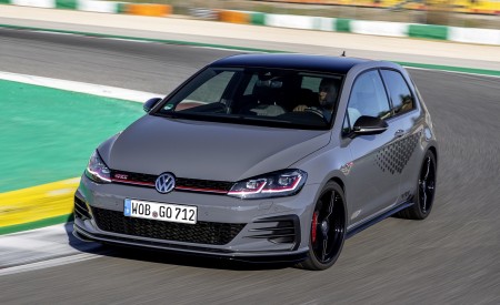 2019 Volkswagen Golf GTI TCR Front Three-Quarter Wallpapers 450x275 (21)