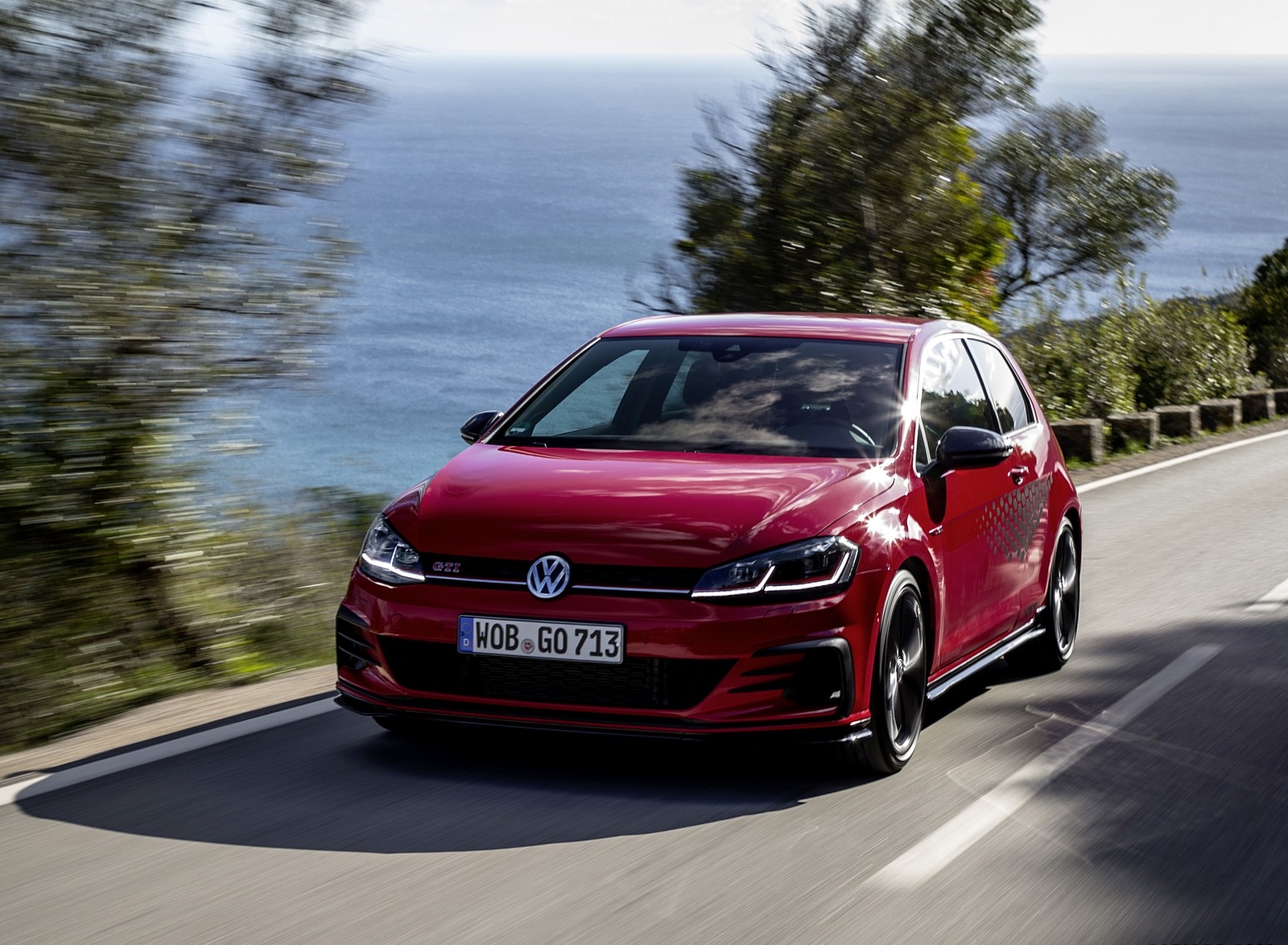 2019 Volkswagen Golf GTI TCR Front Three-Quarter Wallpapers #57 of 75