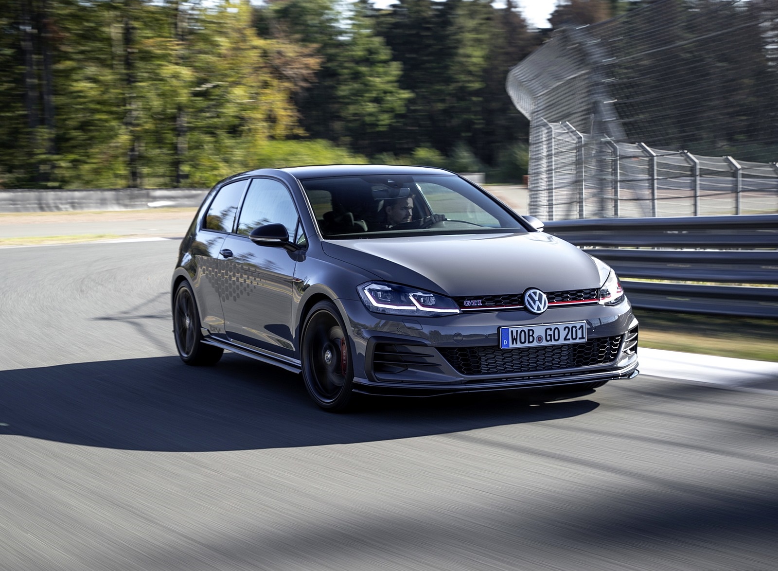 2019 Volkswagen Golf GTI TCR Front Three-Quarter Wallpapers #35 of 75