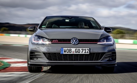2019 Volkswagen Golf GTI TCR Front Wallpapers 450x275 (24)