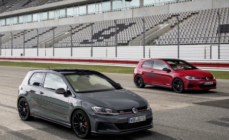 2019 Volkswagen Golf GTI TCR Front Wallpapers 450x275 (9)