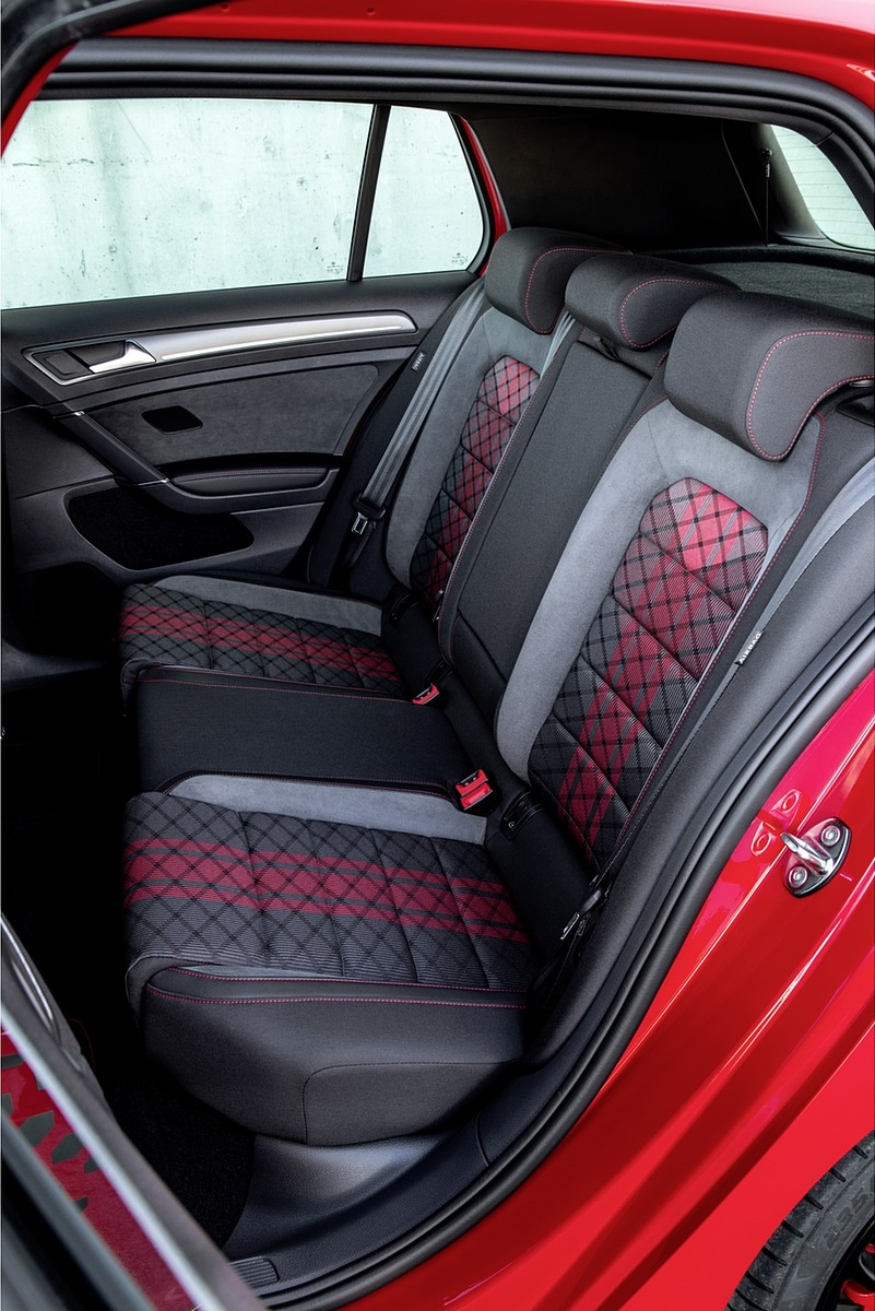 2019 Volkswagen Golf GTI TCR Interior Rear Seats Wallpapers #75 of 75