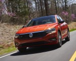 2019 Volkswagen Jetta R-Line Front Three-Quarter Wallpapers 150x120 (2)