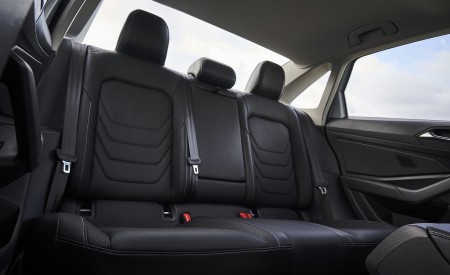 2019 Volkswagen Jetta SEL Premium Interior Rear Seats Wallpapers 450x275 (80)
