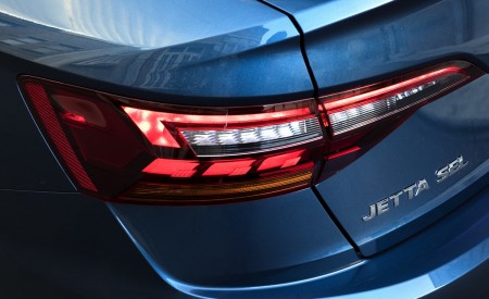 2019 Volkswagen Jetta SEL Tail Light Wallpapers 450x275 (42)
