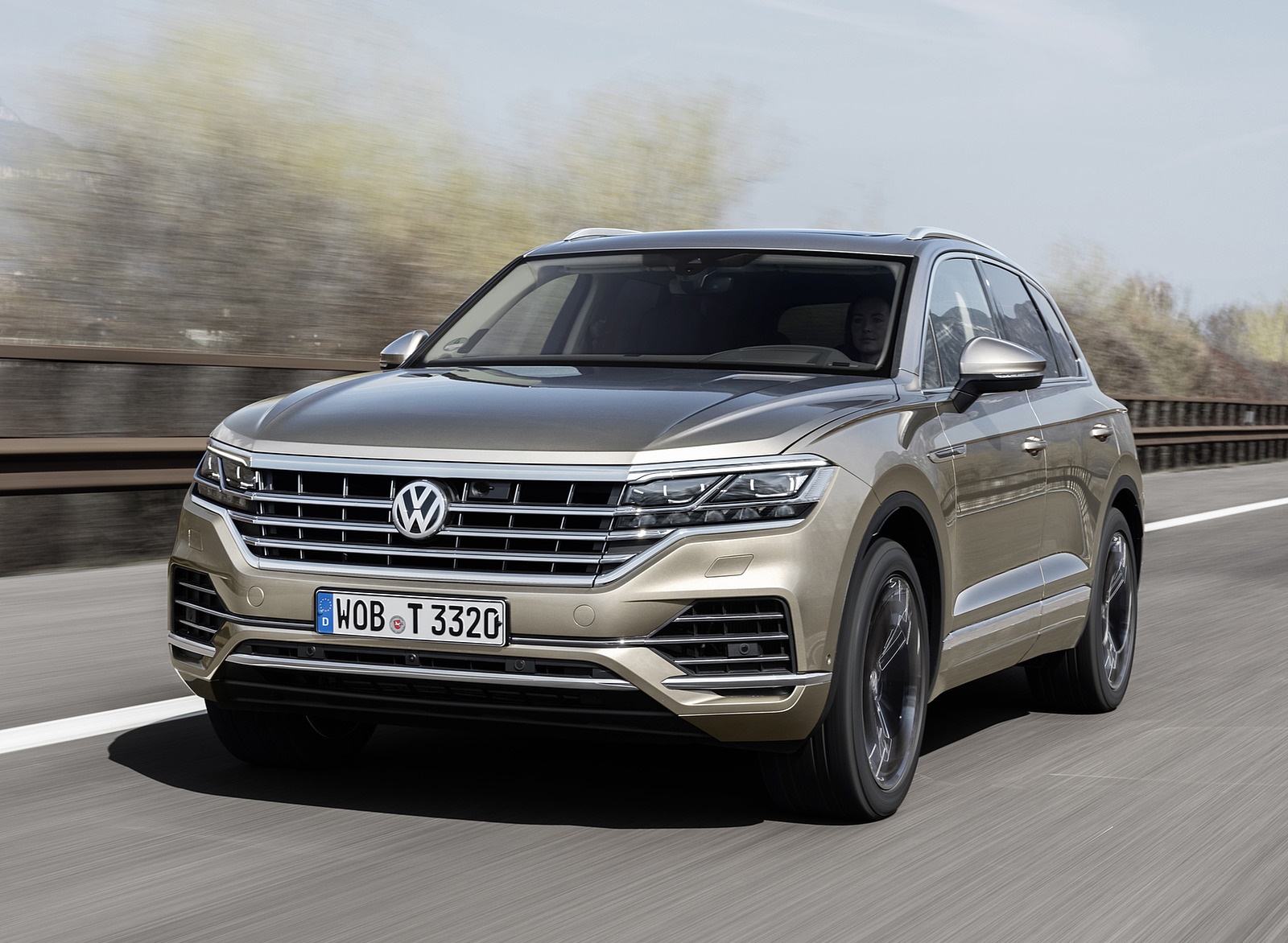2019 Volkswagen Touareg Atmosphere Front Three-Quarter Wallpapers #63 of 96