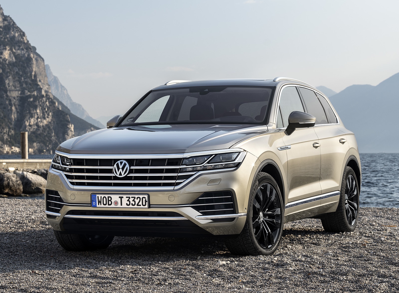 2019 Volkswagen Touareg Atmosphere Front Three-Quarter Wallpapers #70 of 96