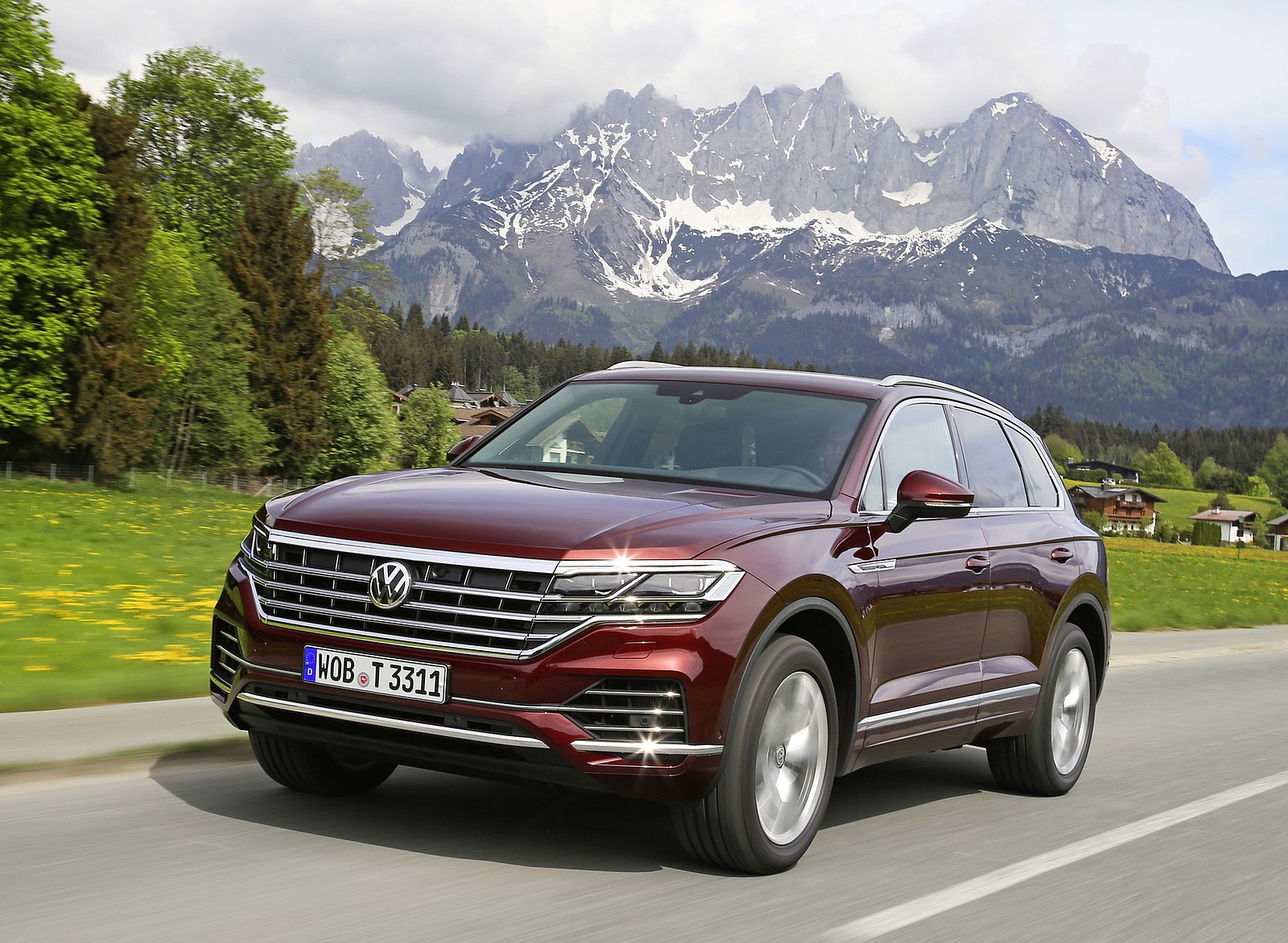2019 Volkswagen Touareg Atmosphere Front Three-Quarter Wallpapers #59 of 96