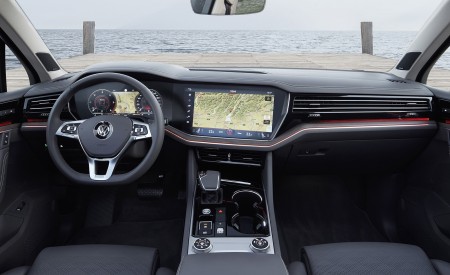 2019 Volkswagen Touareg Atmosphere Interior Cockpit Wallpapers 450x275 (71)