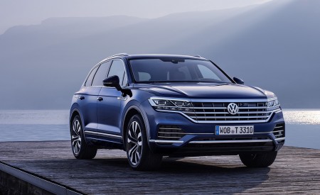 2019 Volkswagen Touareg Elegance Front Wallpapers 450x275 (46)