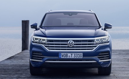 2019 Volkswagen Touareg Elegance Front Wallpapers 450x275 (47)
