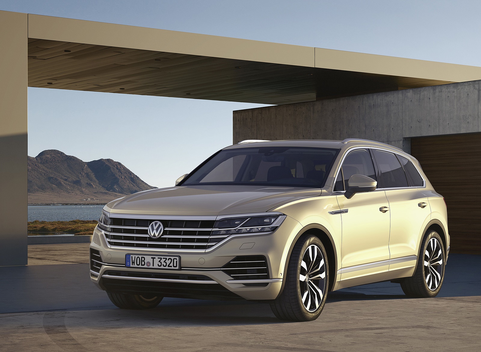 2019 Volkswagen Touareg Front Three-Quarter Wallpapers #17 of 96