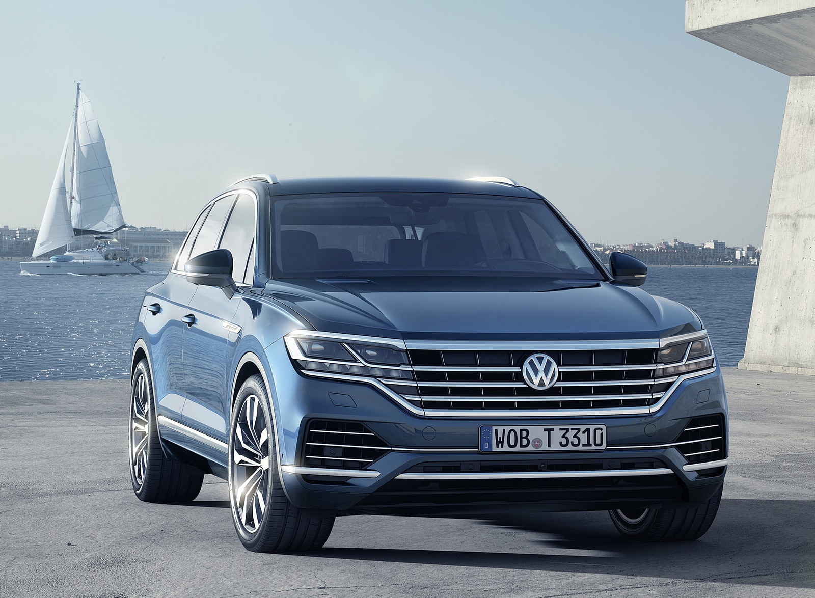 2019 Volkswagen Touareg Front Wallpapers #11 of 96