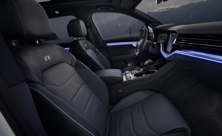 2019 Volkswagen Touareg Interior Front Seats Wallpapers 450x275 (95)