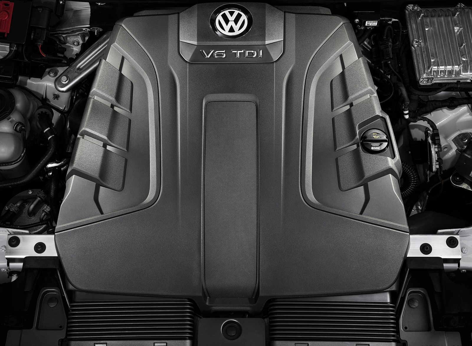 2019 Volkswagen Touareg R-Line Engine Wallpapers #96 of 96