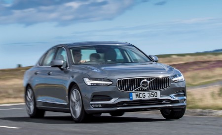 2019 Volvo S90 D4 Front Three-Quarter Wallpapers 450x275 (31)