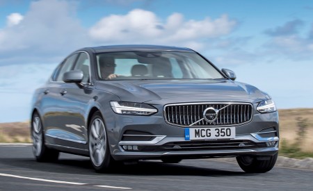 2019 Volvo S90 D4 Front Three-Quarter Wallpapers 450x275 (32)