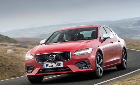 2019 Volvo S90 D5 Front Three-Quarter Wallpapers 450x275 (3)