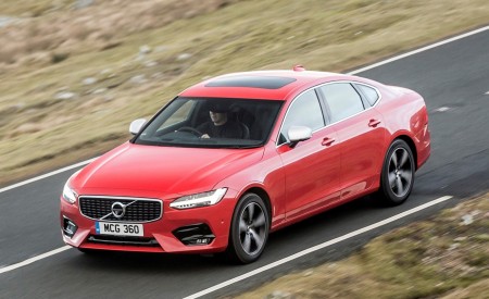 2019 Volvo S90 D5 Front Three-Quarter Wallpapers 450x275 (9)