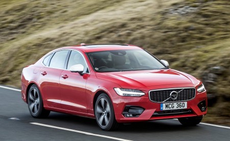 2019 Volvo S90 D5 Front Three-Quarter Wallpapers 450x275 (4)