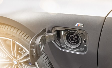 2020 BMW 330e Plug-in Hybrid Charging Port Wallpapers 450x275 (58)