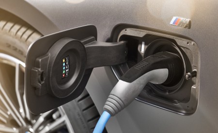 2020 BMW 330e Plug-in Hybrid Charging Wallpapers 450x275 (60)