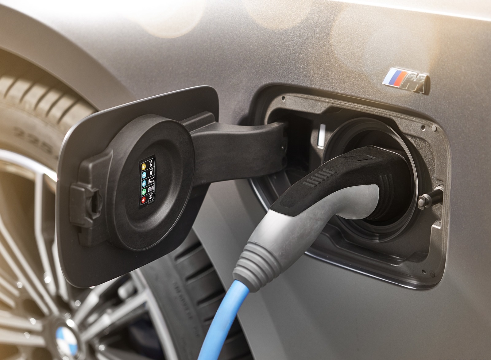 2020 BMW 330e Plug-in Hybrid Charging Wallpapers #60 of 96
