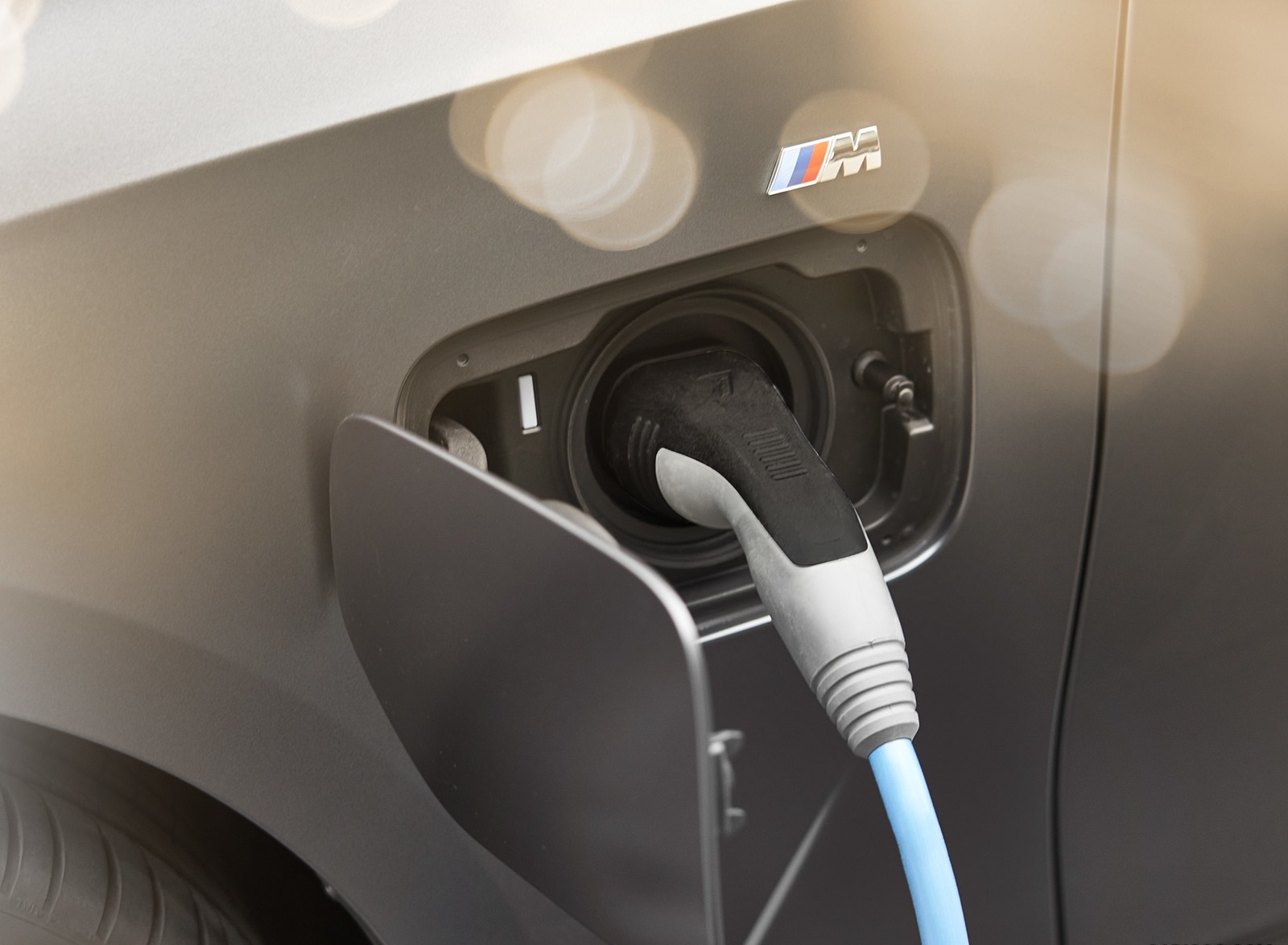 2020 BMW 330e Plug-in Hybrid Charging Wallpapers #69 of 96