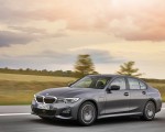 2020 BMW 330e Plug-in Hybrid Front Three-Quarter Wallpapers 150x120