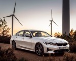 2020 BMW 330e Plug-in Hybrid Front Three-Quarter Wallpapers 150x120