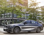 2020 BMW 330e Plug-in Hybrid Front Three-Quarter Wallpapers 150x120