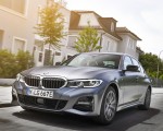 2020 BMW 330e Plug-in Hybrid Front Three-Quarter Wallpapers 150x120