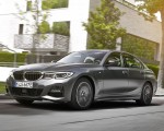 2020 BMW 330e Plug-in Hybrid Front Three-Quarter Wallpapers 150x120