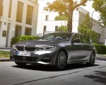 2020 BMW 330e Plug-in Hybrid Front Three-Quarter Wallpapers 150x120