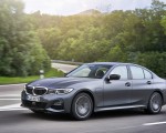 2020 BMW 330e Plug-in Hybrid Front Three-Quarter Wallpapers 150x120 (22)