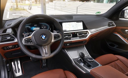 2020 BMW 330e Plug-in Hybrid Interior Wallpapers 450x275 (77)