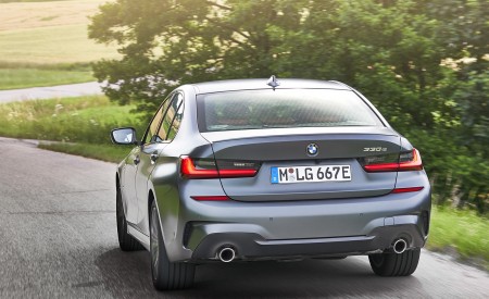 2020 BMW 330e Plug-in Hybrid Rear Wallpapers 450x275 (14)