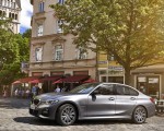 2020 BMW 330e Plug-in Hybrid Side Wallpapers 150x120 (32)